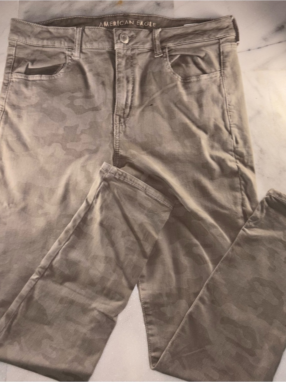American Eagle Outfitters Women’s Gray Camo Hi-Rise Jegging